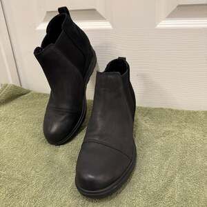 Sorel Women's Size 8 Evie II Chelsea Waterproof Bootie Wedge Black Sea Salt